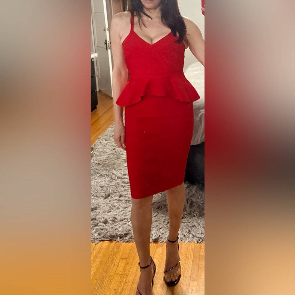 Red, bandage style 2 piece set. Fits like a Small